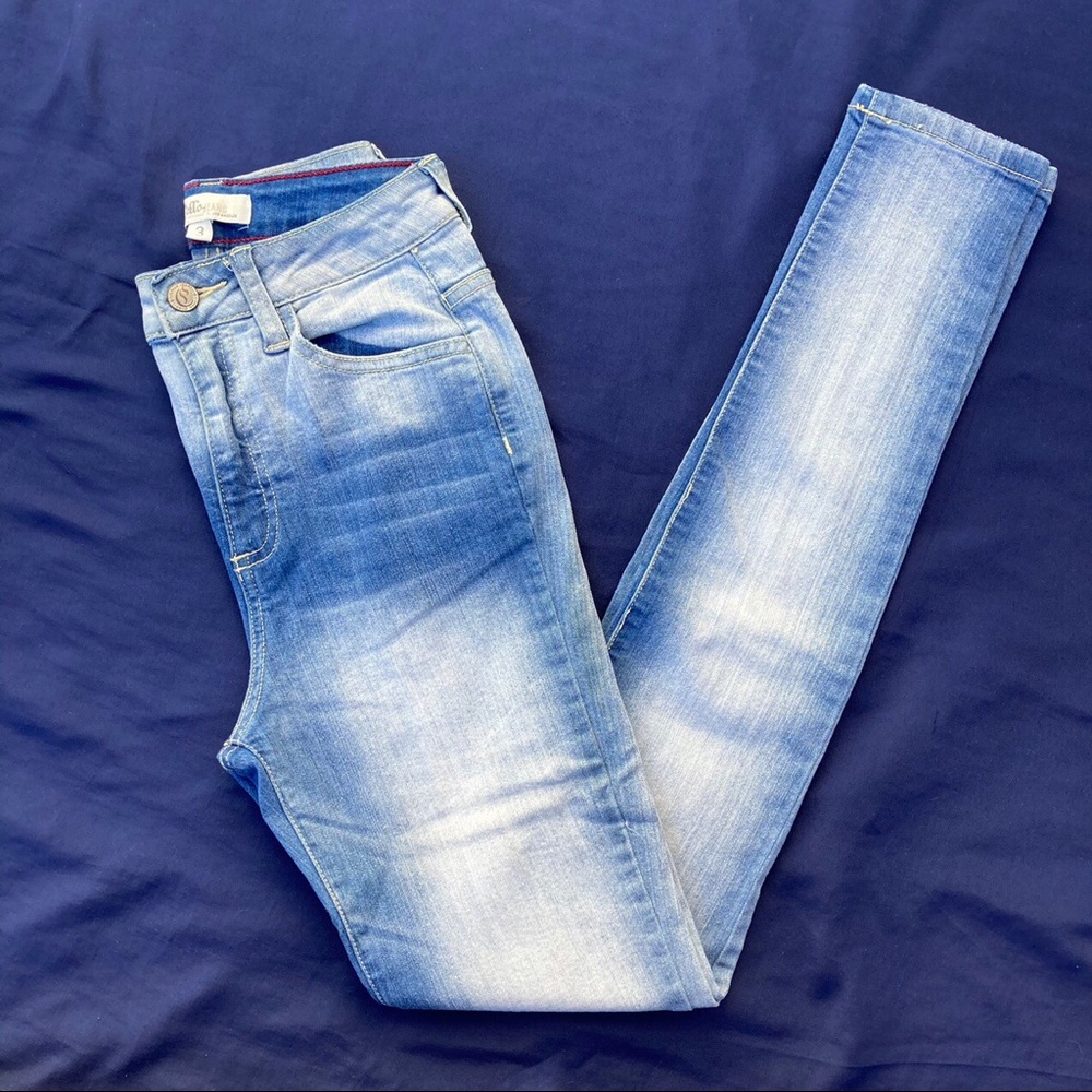 High waisted jeans